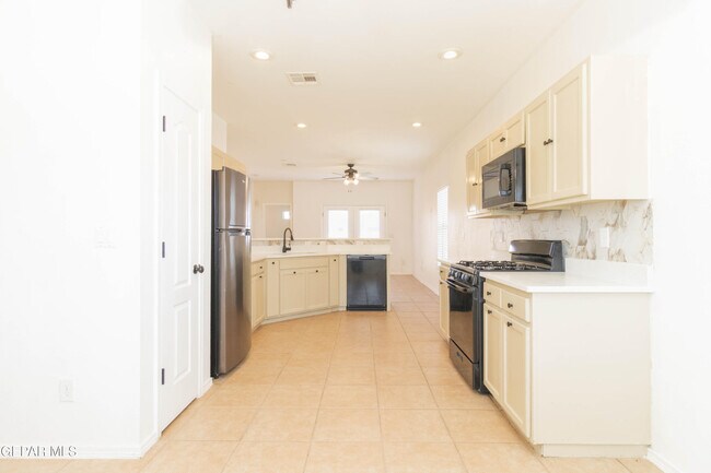Building Photo - 14749 Sand Gate Dr