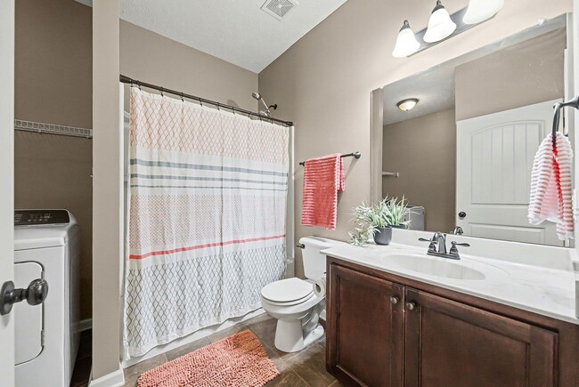 Building Photo - 1304 Freedom Dr