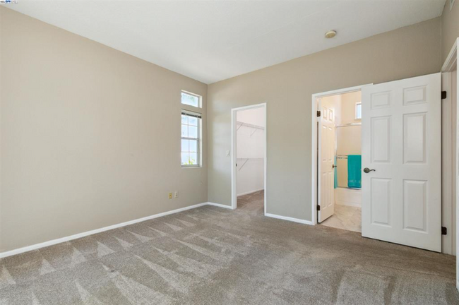 Building Photo - 8170 Mountain View Dr