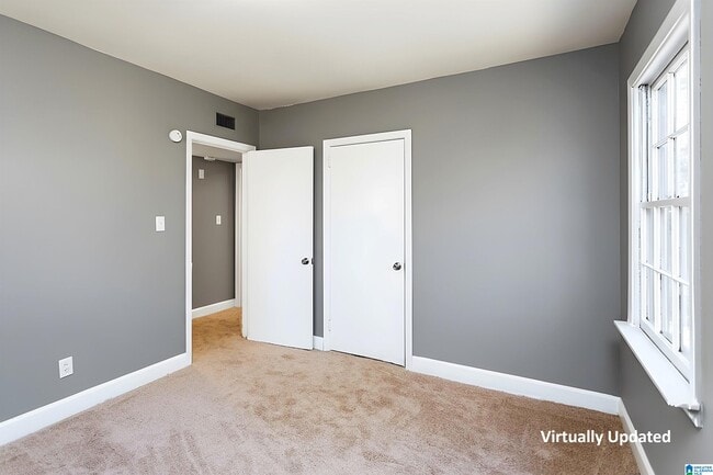 Building Photo - 500 15th Ave NW