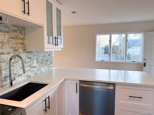 Building Photo - 77 Magnolia Dr