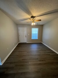 Building Photo - 4319 Hines St