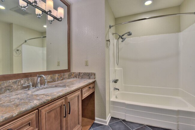 Building Photo - 1225 Picasso Dr