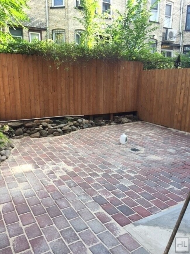 Building Photo - EASTERN PARKWAY / Remarkable Renovated 4-Bed 3-Bath in Prime Crown Heights