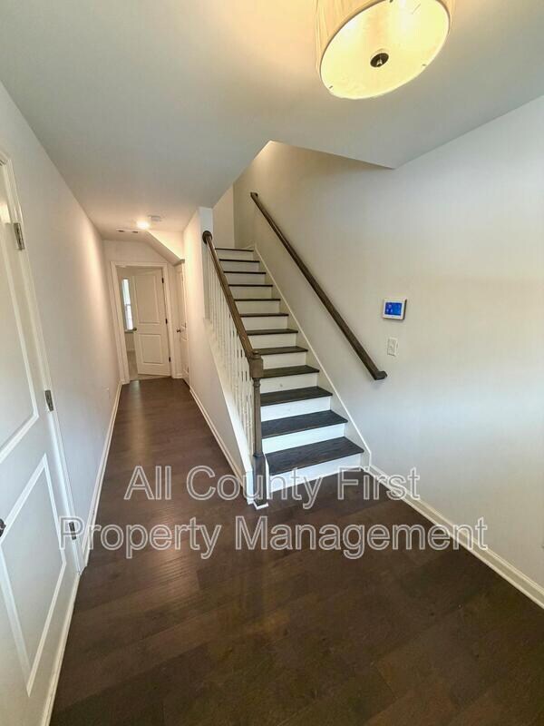 Building Photo - 887 Society Cir