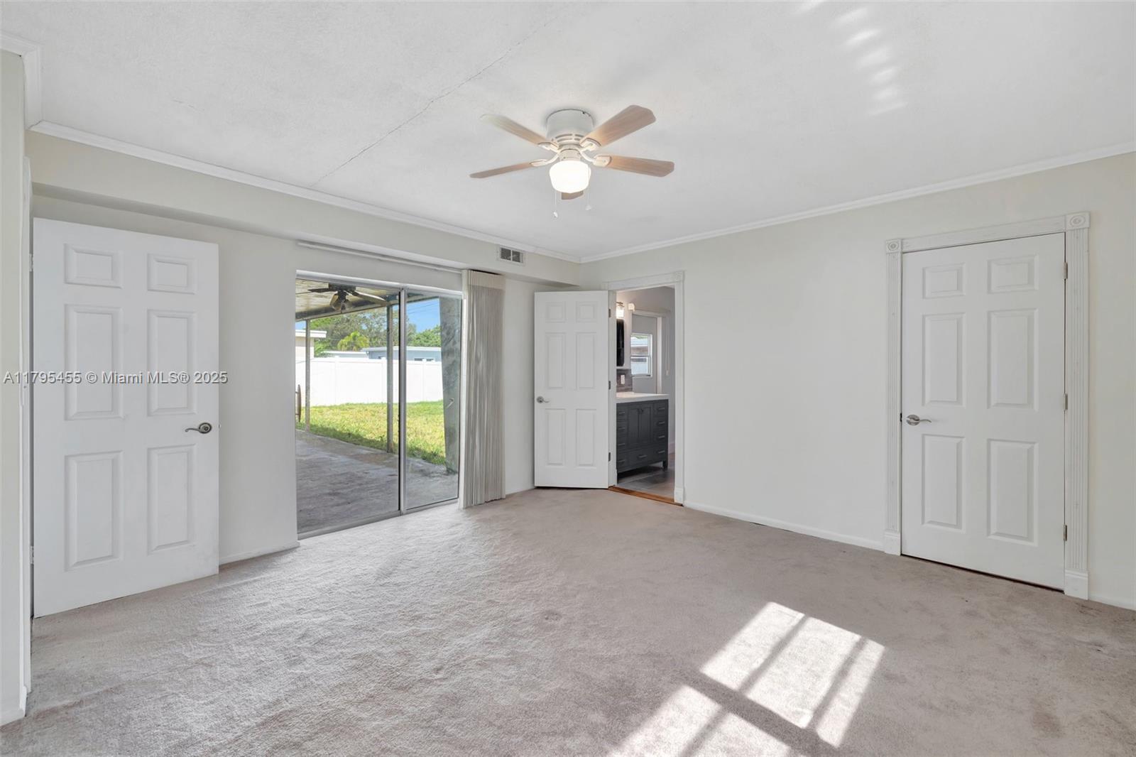 Building Photo - 9121 SW 54th Pl