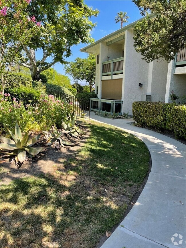 Building Photo - 4714 Park Granada