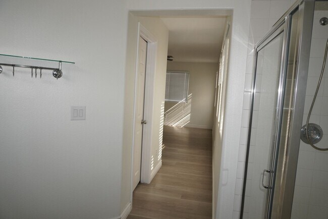 Building Photo - 4 Bedroom Home in Henderson NV!