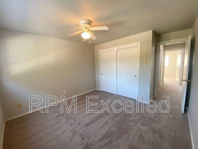 Building Photo - 634 M St NE