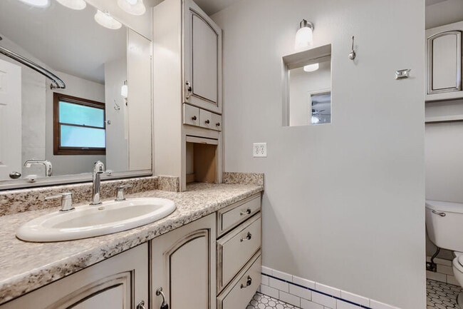 Building Photo - 2821 Serendipity Cir E