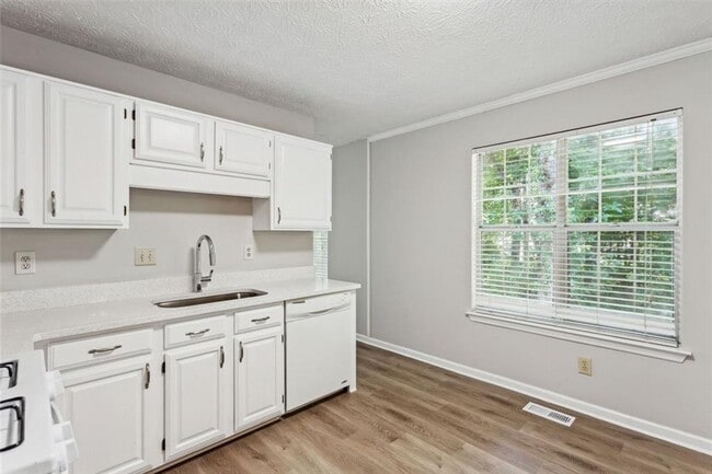 Building Photo - 525 Abbotts Hill Ln