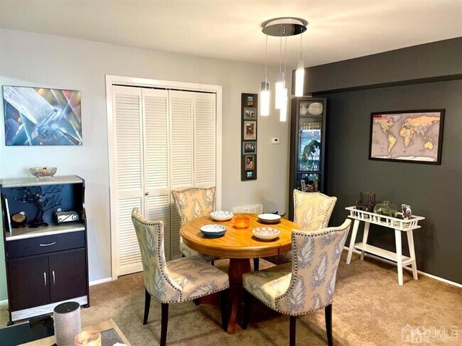 Building Photo - 165 Essex Ave