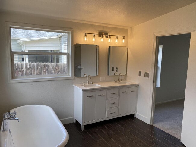 Building Photo - Available Now! "Spacious 3-Bedroom Retreat...