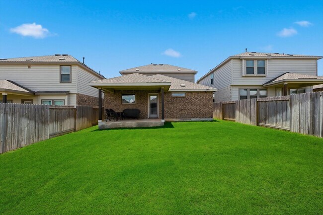 Building Photo - Charming 3-Bedroom Home in Desirable New Braunfels Neighborhood