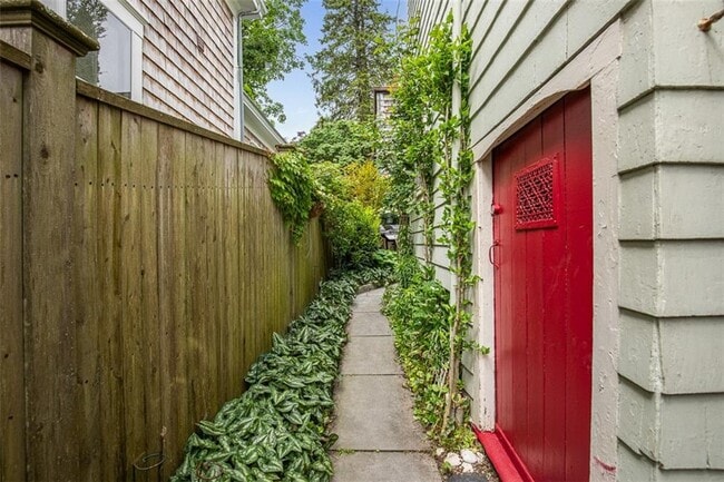 Building Photo - 74 3rd St