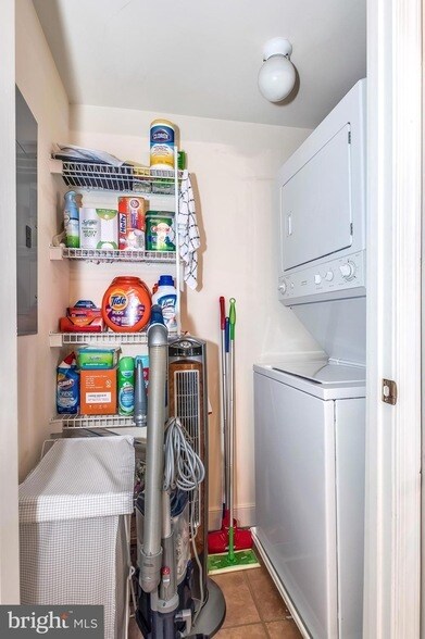 Building Photo - 631 D St NW