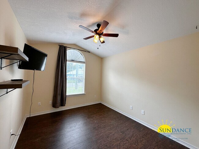 Building Photo - Adorable 3 Bedroom Home located  in Fort Walton Beach Home!