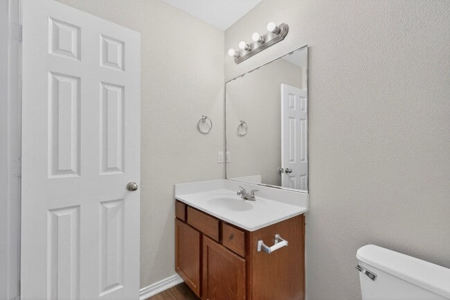 Building Photo - Charming 4-Bedroom Home on Quiet Cul-de-Sac | Move-In Ready | Deposit Alternative Available
