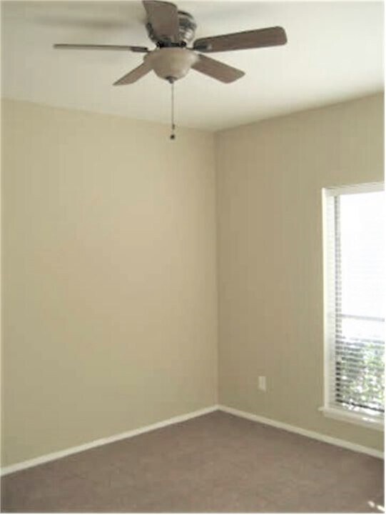 Building Photo - 2025 Augusta Dr