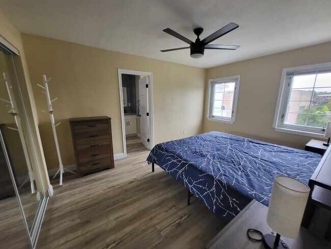 Building Photo - 3765 Elliott St