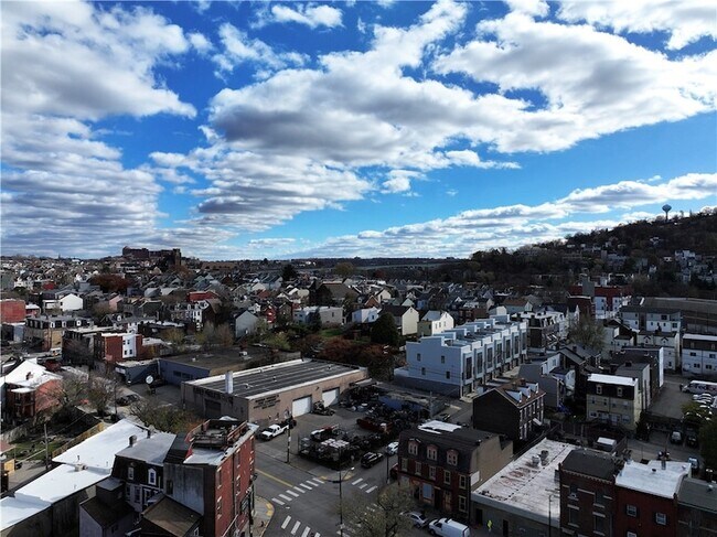 Building Photo - 274 38th St