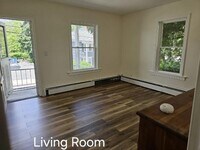 Building Photo - 37 Richelieu St