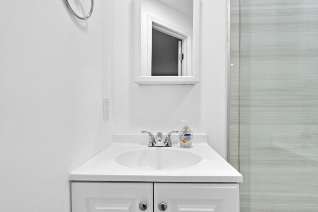 Building Photo - 2610 SW 31st Ave