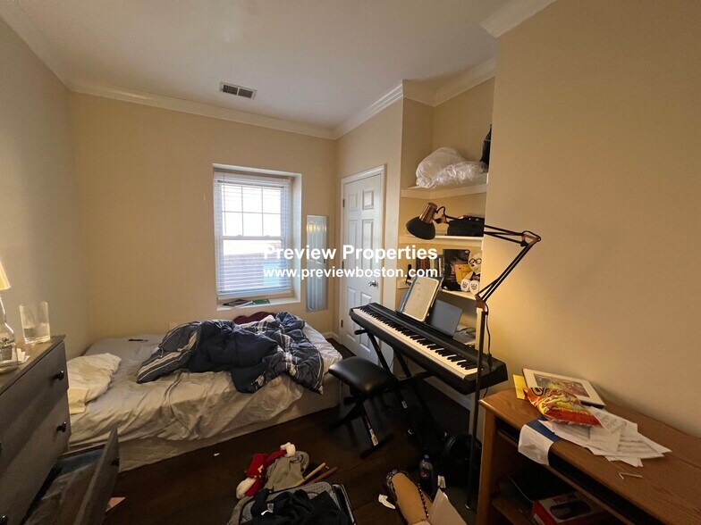 Building Photo - 712 Shawmut Ave