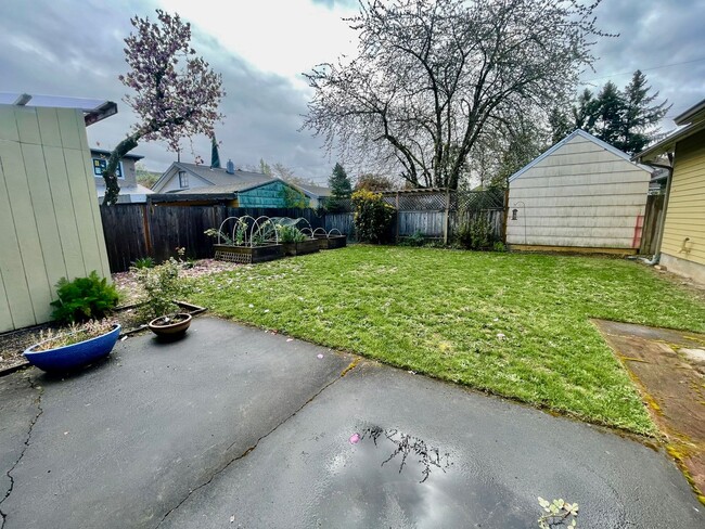Building Photo - Beautiful 3bd/1bath South Tabor Bungalow w...