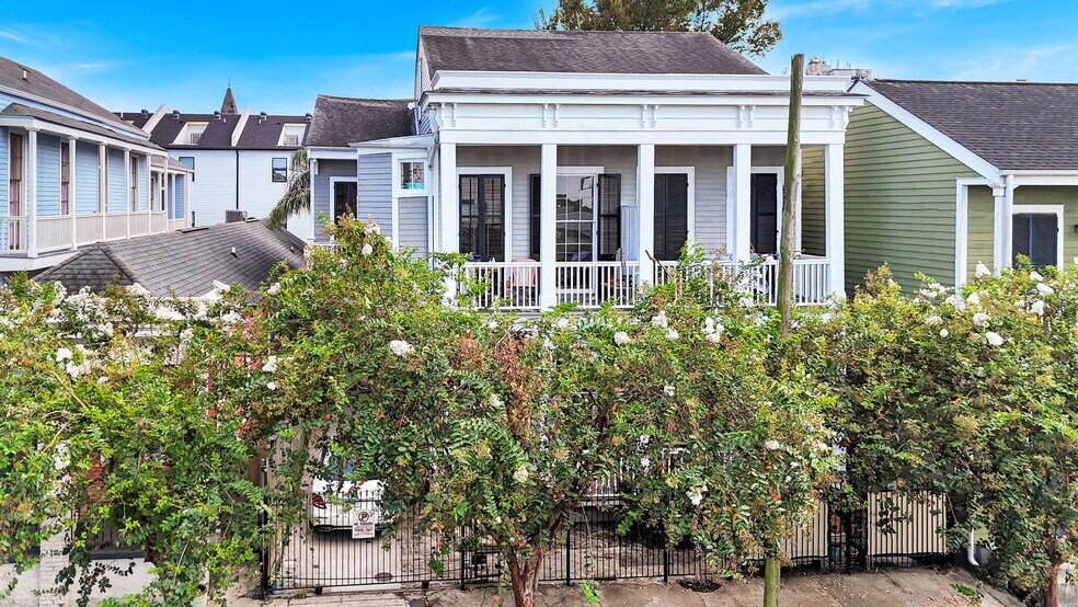 Building Photo - 1836 Baronne St