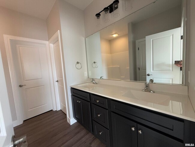 Building Photo - 1605 Blenheim Dr