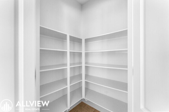 Building Photo - Gorgeous 3 bedroom 2.5 bath home in the newly constructed association of Eastwood Village!