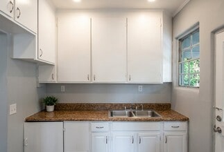 Building Photo - 22 Burgess Ct