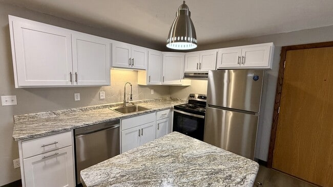 Building Photo - 2752 Humboldt Rd