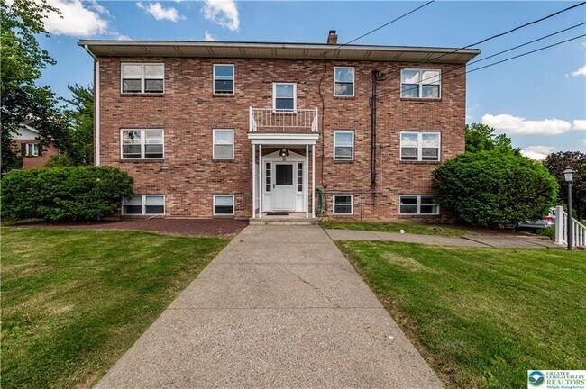 Primary Photo - 90 Gum St