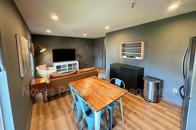 Building Photo - 153 Minden Ave