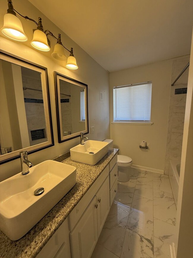 Building Photo - 4 Bedroom home in Ringgold