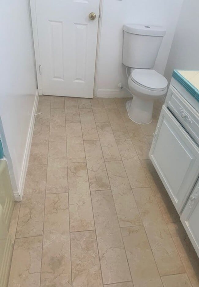 Building Photo - Fletcher Hills Studio with Amazing View!