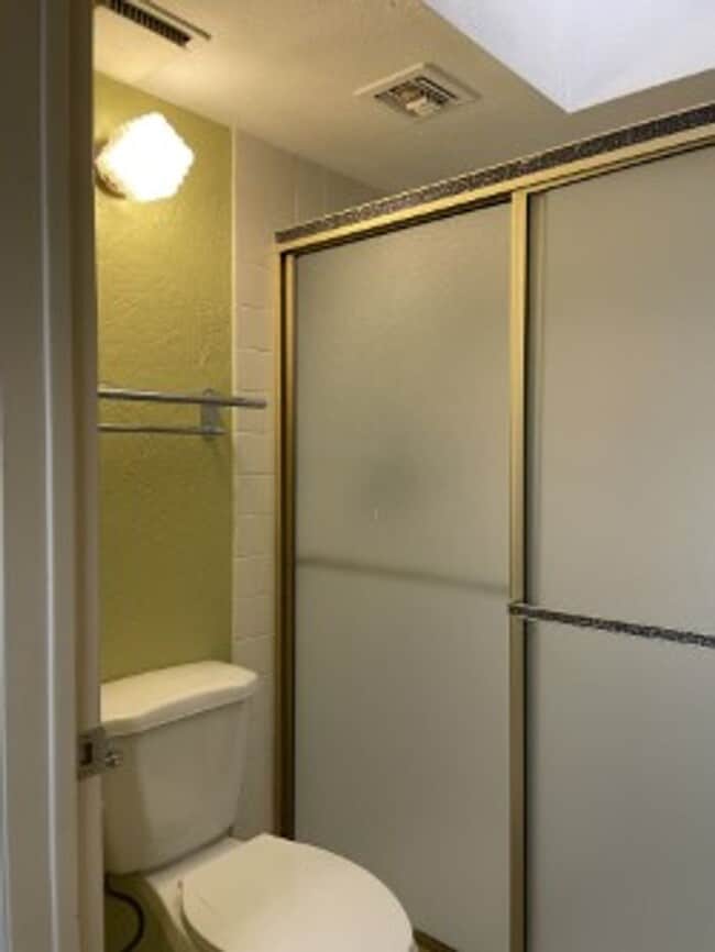 Building Photo - Spacious 3 bedroom, 3 bath, condo with a l...