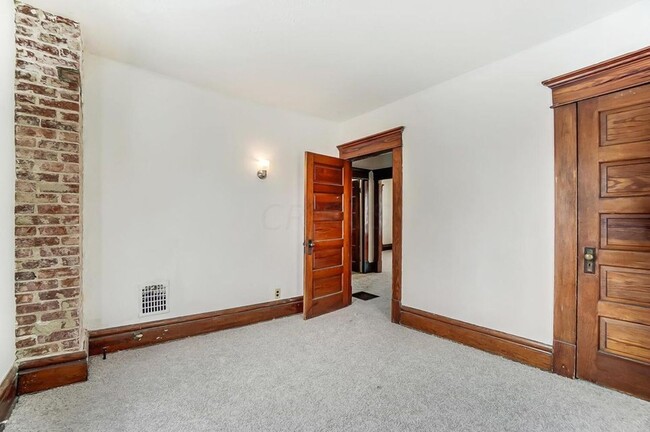 Building Photo - 888-890 Studer Ave