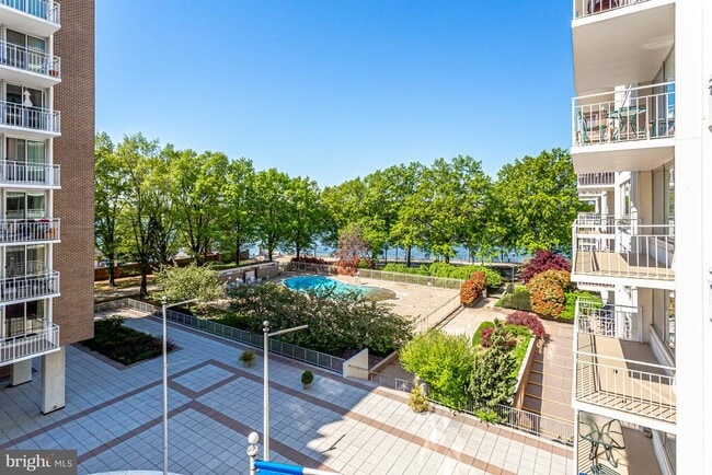 Building Photo - 1425 4th St SW