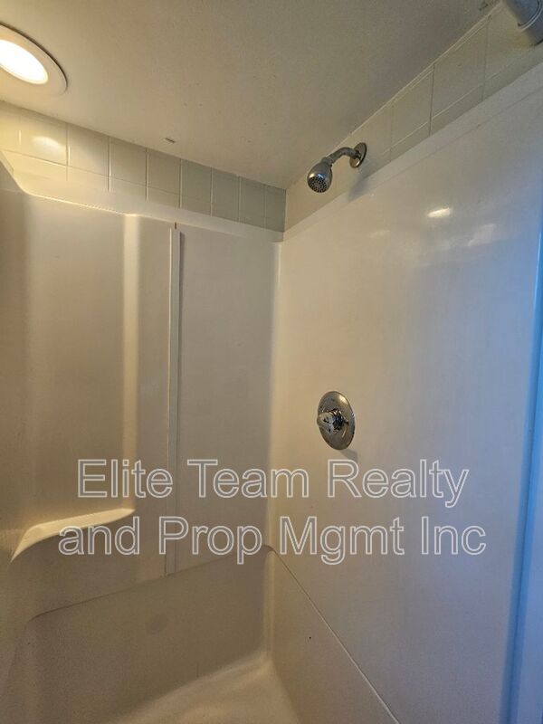 Building Photo - 4604 Coronado Dr