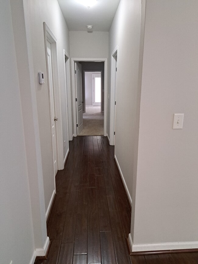Building Photo - 265 Oxmoor Pl