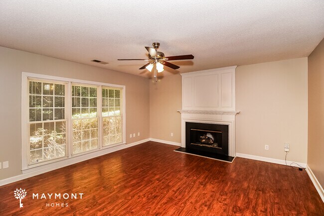 Building Photo - 15734 Glencastle St