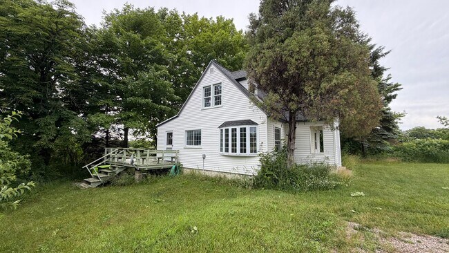 Building Photo - Charming Home in the Heart of OMP Wine Country