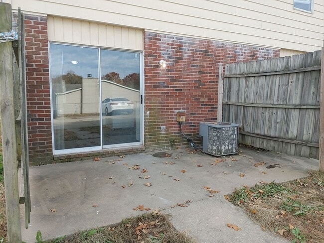 Building Photo - 3026 Mimosa St
