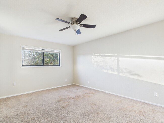 Building Photo - 107 Frederick Rd