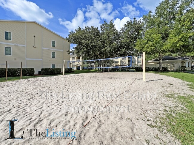 Building Photo - 18135 Bridle Club Dr