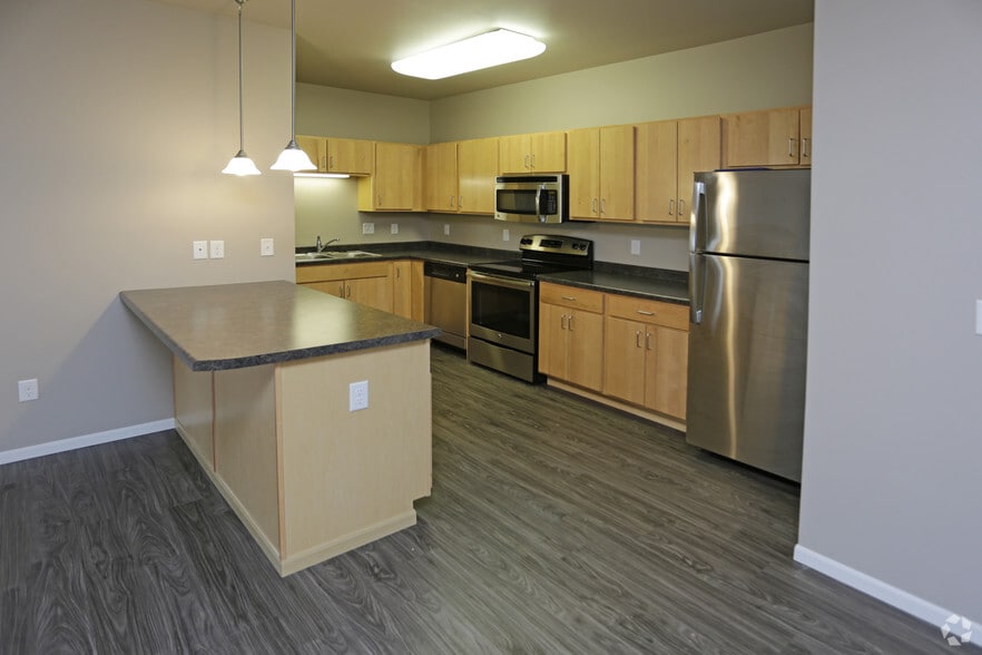 Primary Photo - Summit Ridge