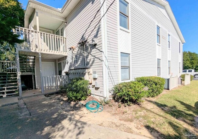 Primary Photo - 3202 Redwood Ln